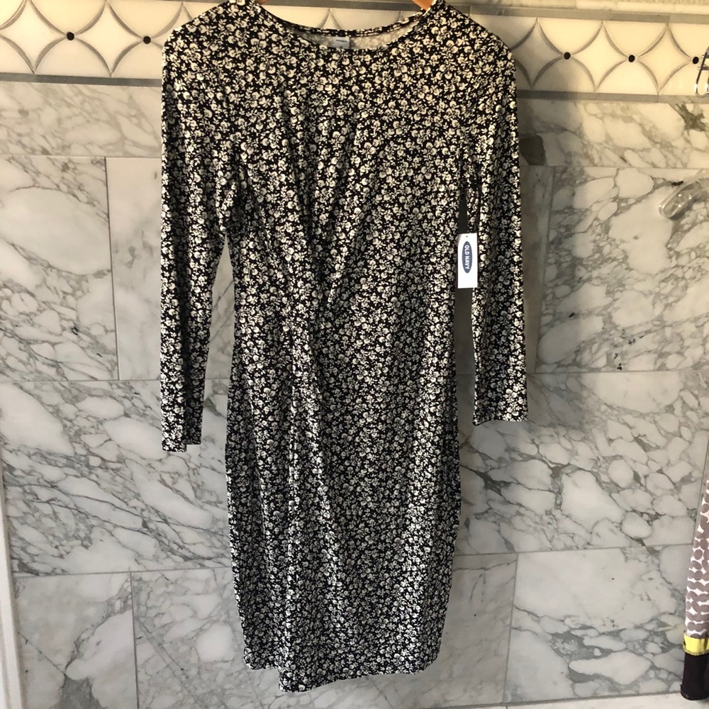 Old Navy Black And White Floral Twist Front Dress